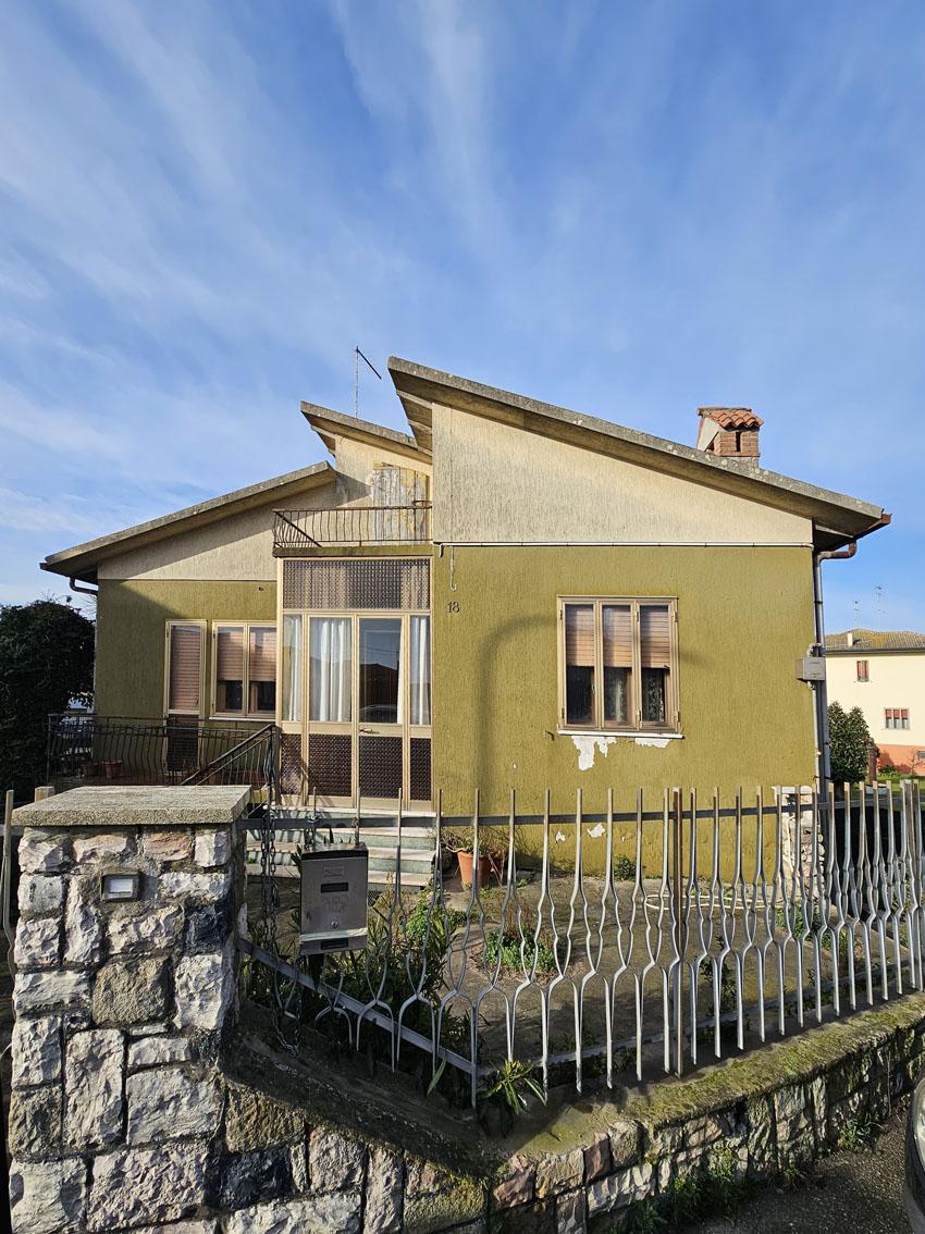 CHIOGGIA, CASA INDIPENDENTE CON GIARDINO PRIVATO BRONDOLO