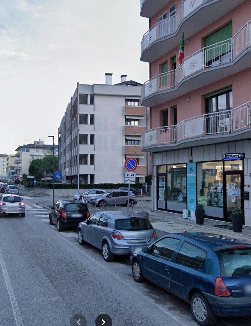 CHIOGGIA,  AFFITTASI UFFICIO IN VIALE MEDITERRANEO 